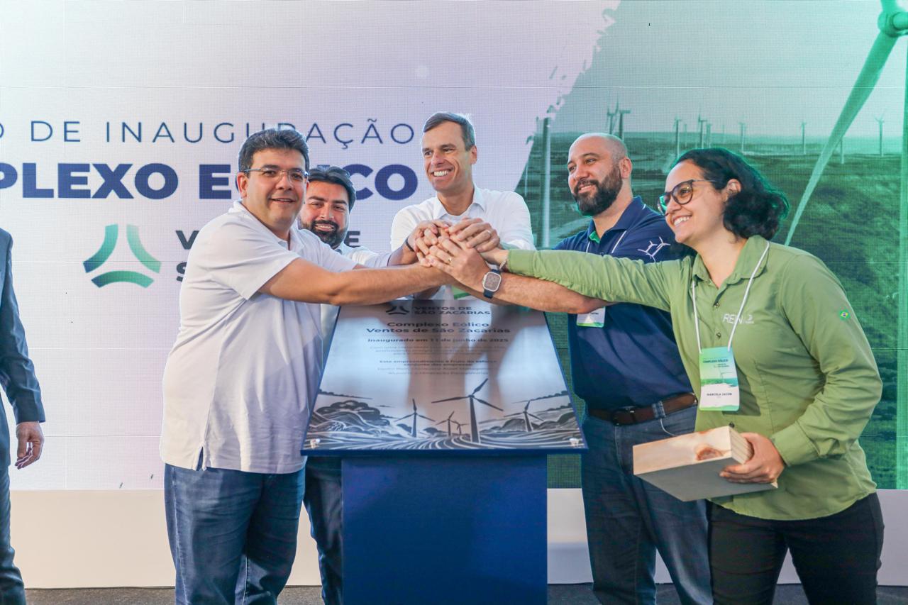 Rafael Fonteles inaugura complexo eólico em Simões