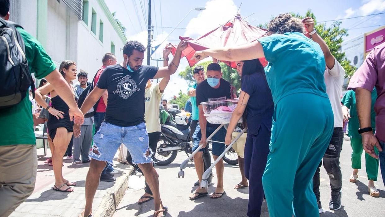 Bebês em incubadoras são retirados às pressas durante incêndio em hospital de Fortaleza