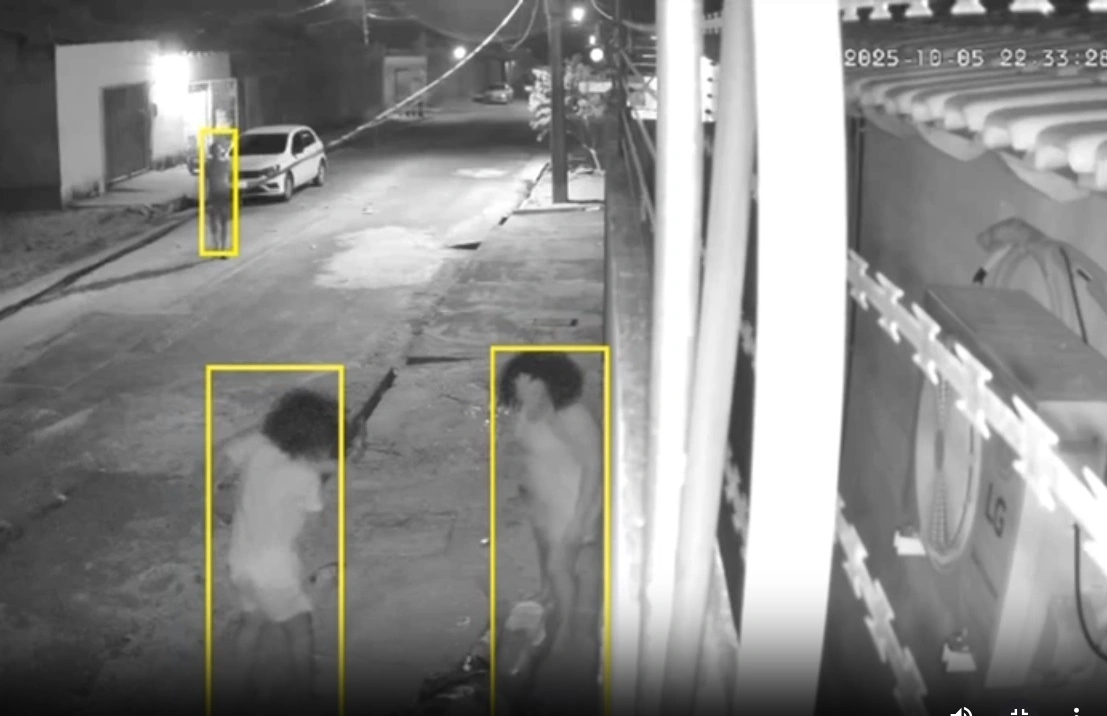 Câmera de segurança flagram momento em que mulher mata irmão em Teresina