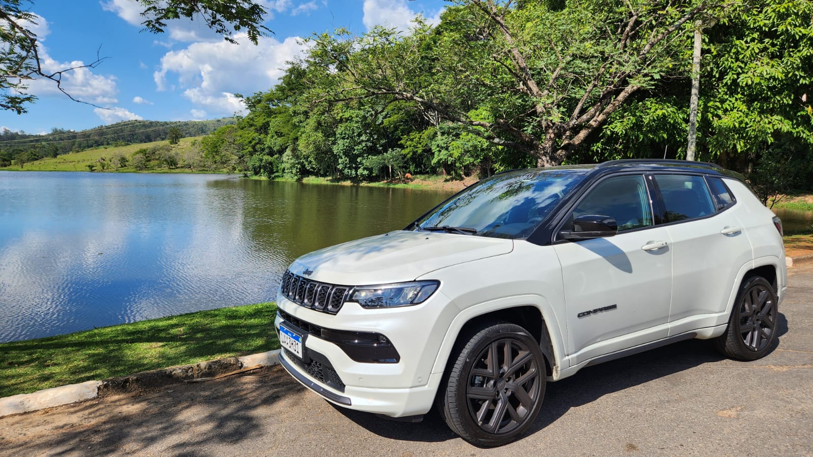 Jeep Compass se reorganiza e mantém disputa direta no segmento de SUVs médios