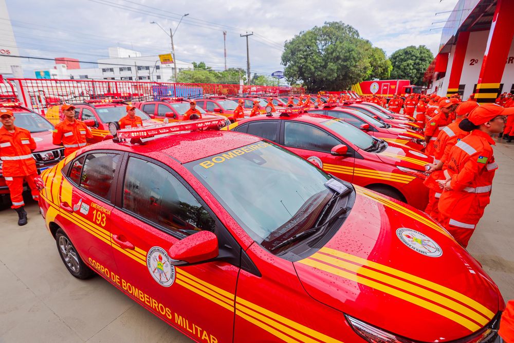 Entrega de veículos e equipamentos para o Corpo de Bombeiros do Piauí