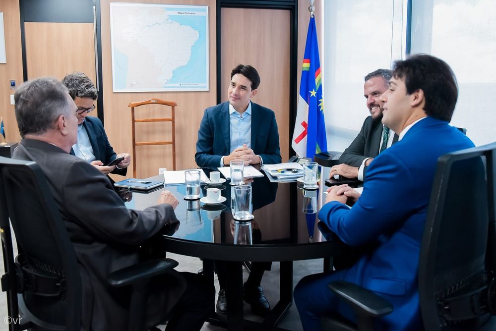 Flávio Júnior em reunião com o ministro dos Portos e Aeroportos, Sílvio Costa Filho