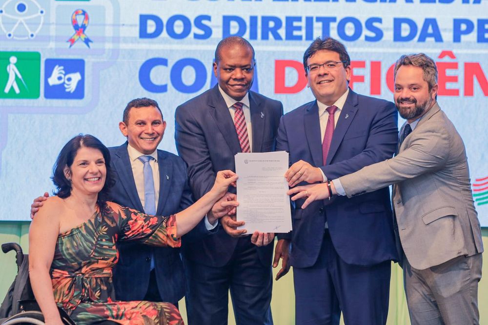 O lançamento do Novo Viver Sem Limite contou com a presença do governador Rafael Fonteles e do Ministro do MDHC, Silvio Almeida, entre outras autoridades