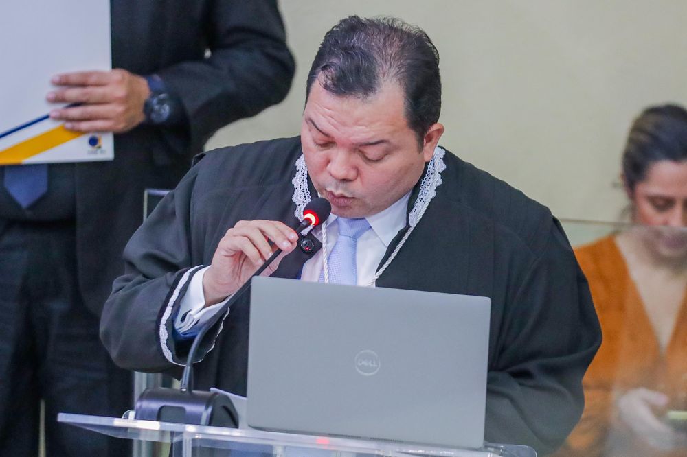 Daniel de Sousa Alves toma posse como juiz titular do TRE-PI