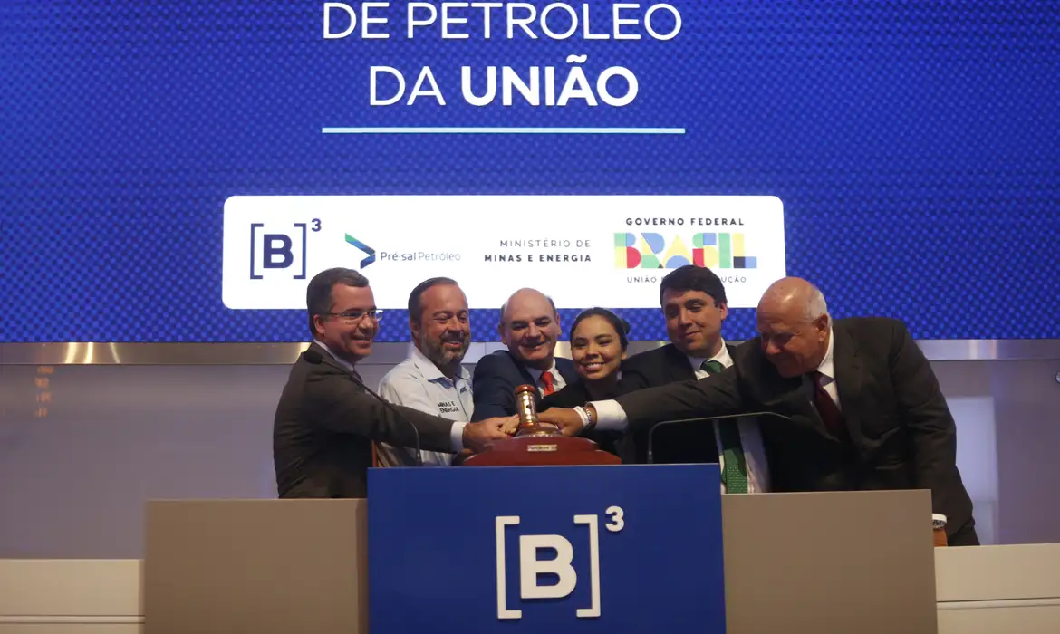 Ministro Alexandre Silveira participou do leilão para a venda de petróleo da União