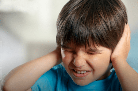Criança com hipersensibilidade auditiva