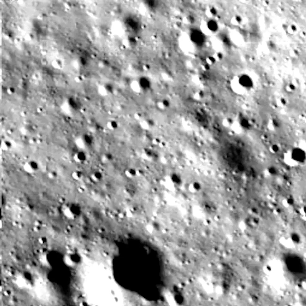 Imagem do polo sul da Lua capturada por missão indiana