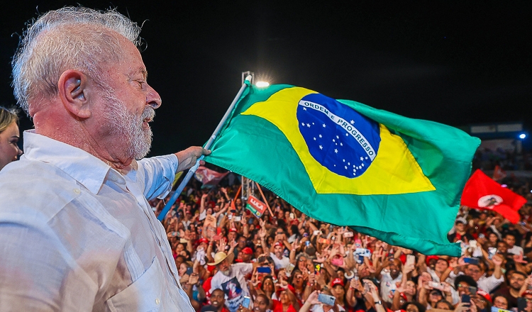 Lula é eleito novo presidente do Brasil