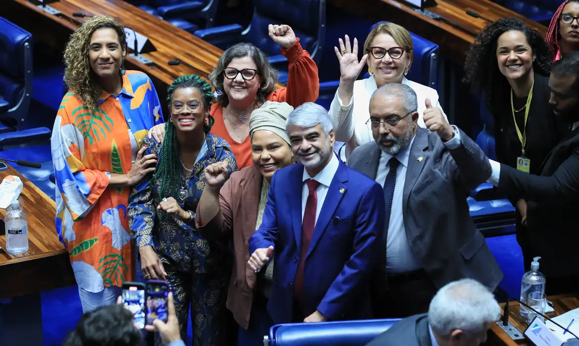 A votação foi acompanhada pela ministra da Igualdade Racial, Anielle Franco