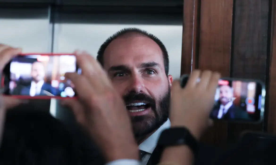 Deputado é investigado pelo STF por crimes de coação e obstrução de investigação contra o golpe de 8 de janeiro