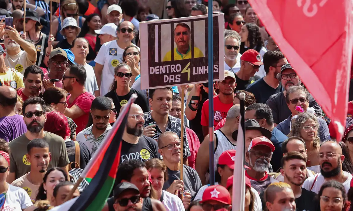 Manifestação ocorre em todo o país