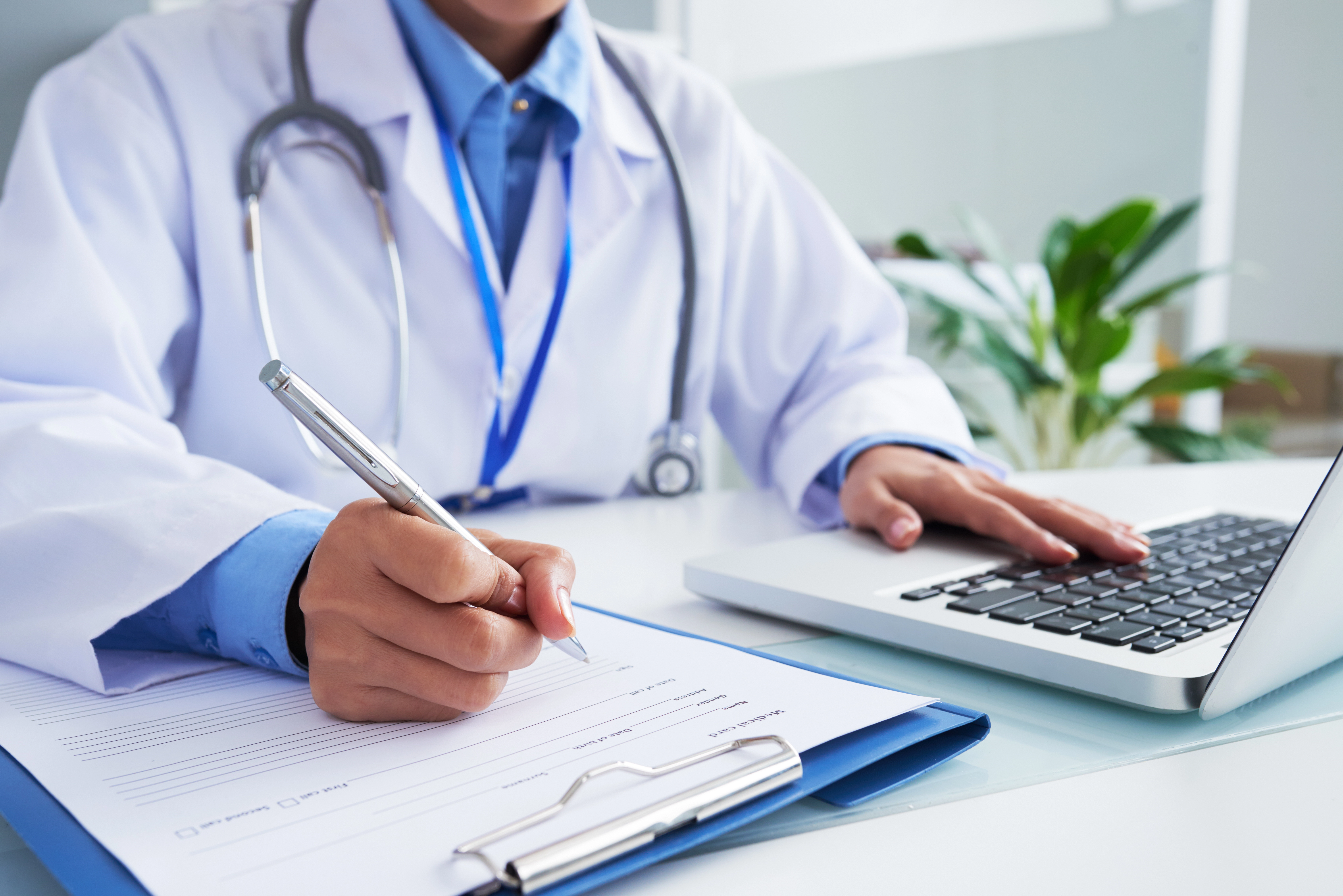 Cursos de medicina que apresentarem baixo desempenho no Enamed poderão sofrer redução de vagas