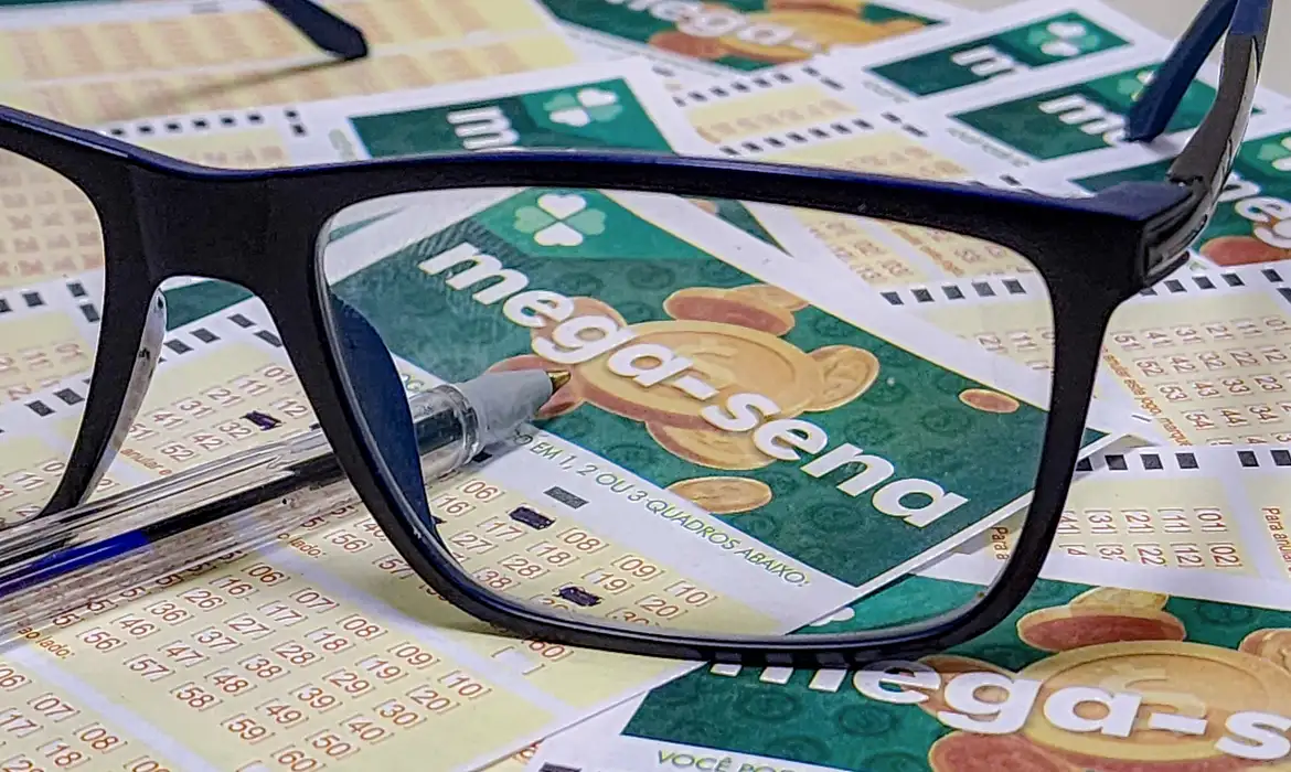 Mega-Sena sorteia R$100 milhões neste sábado (14)