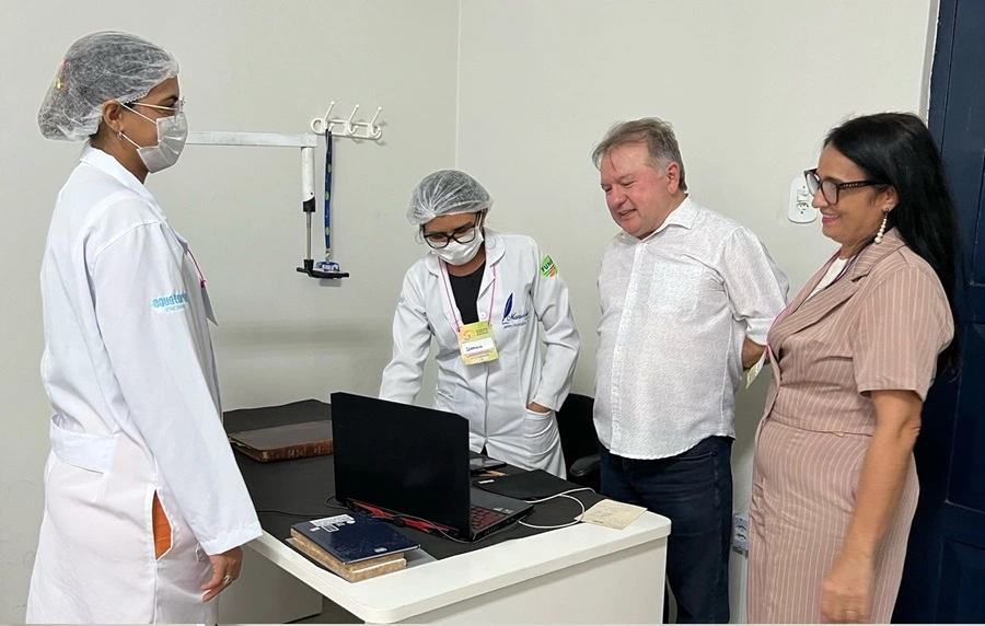Merlong Solano visita Arquivo Público do Piauí e anuncia destinação de emenda para digitalização de documentos