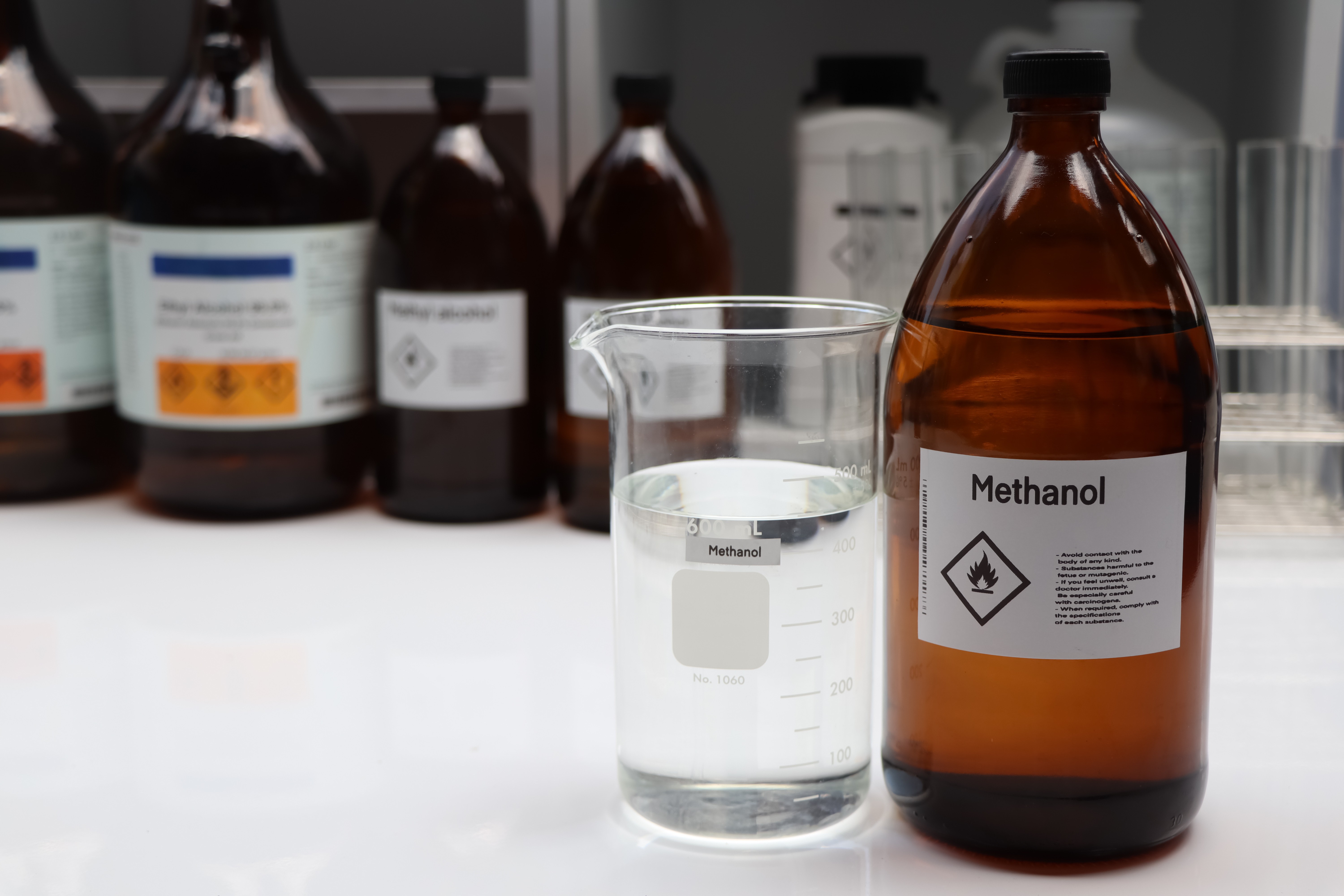 Bebidas adulteradas com metanol estão fazendo várias vítimas no Brasil