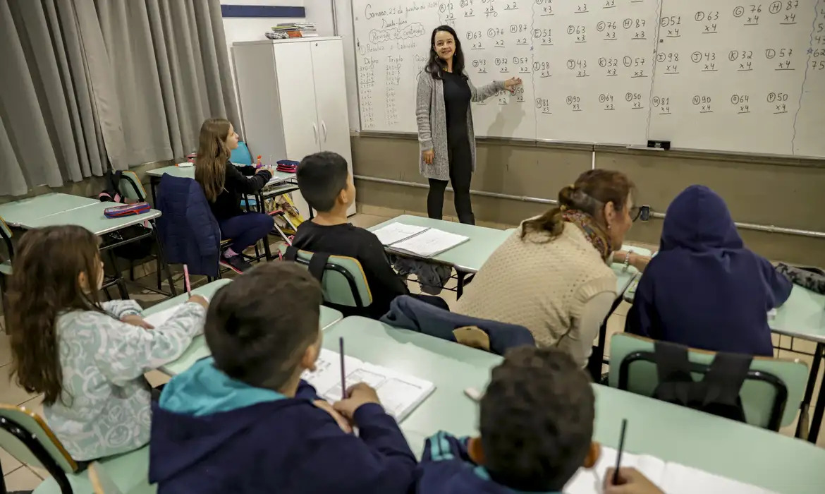 Professora na sala de aula