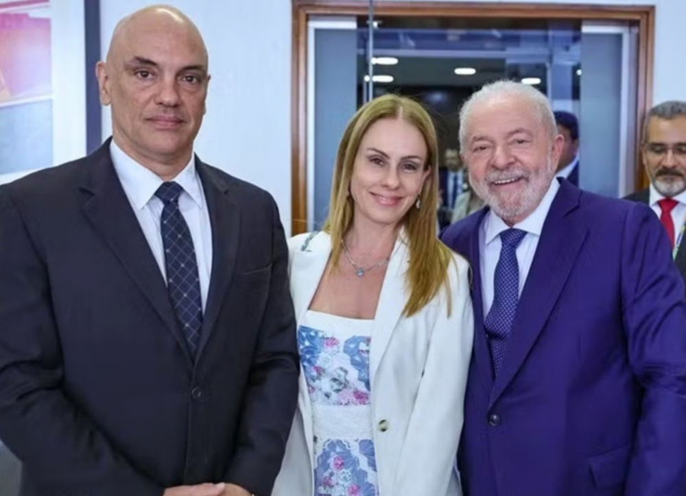 Alexandre de Moraes ao lado da esposa, Viviane Barci de Moraes, e do presidente Lula