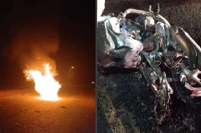 Motocicleta pegou fogo após ser atingida por um caminhão