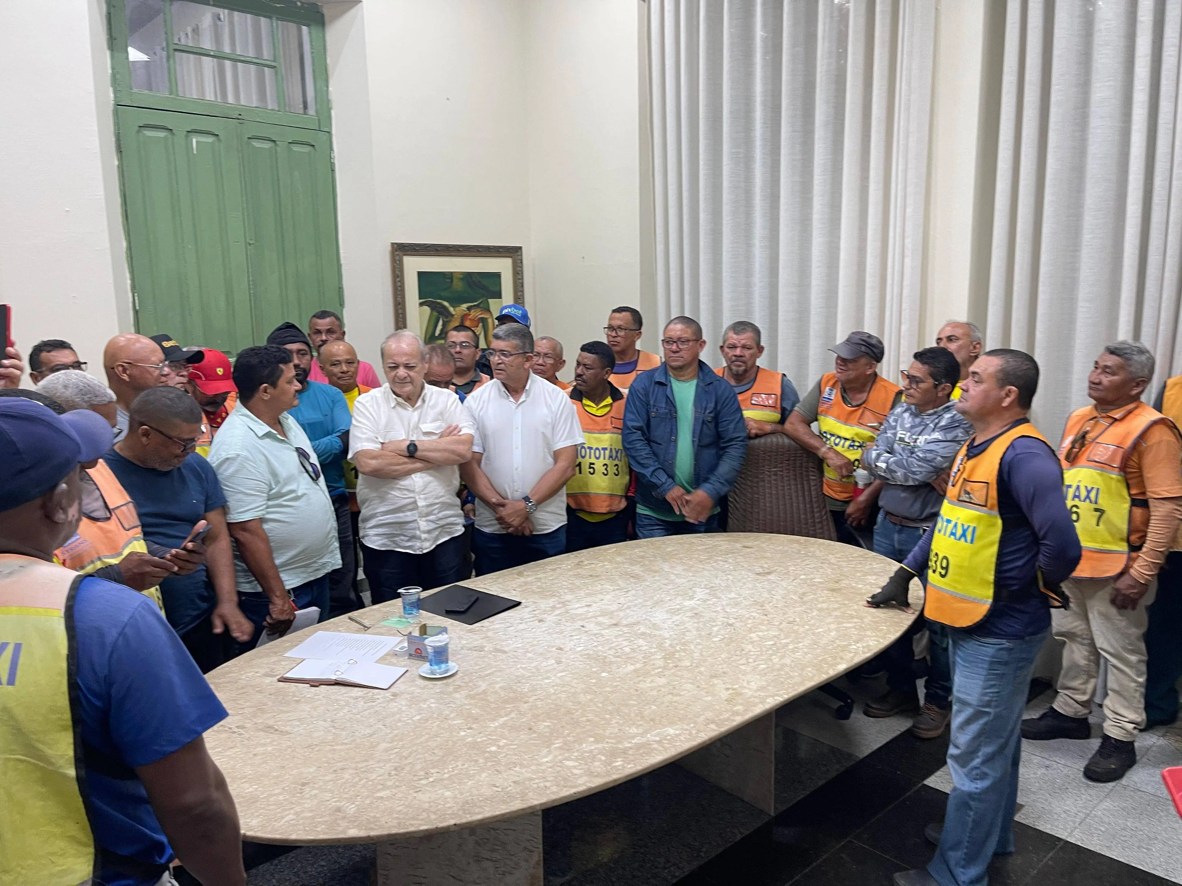 Silvio Mendes recebeu mototaxistas nessa quinta-feira (17)
