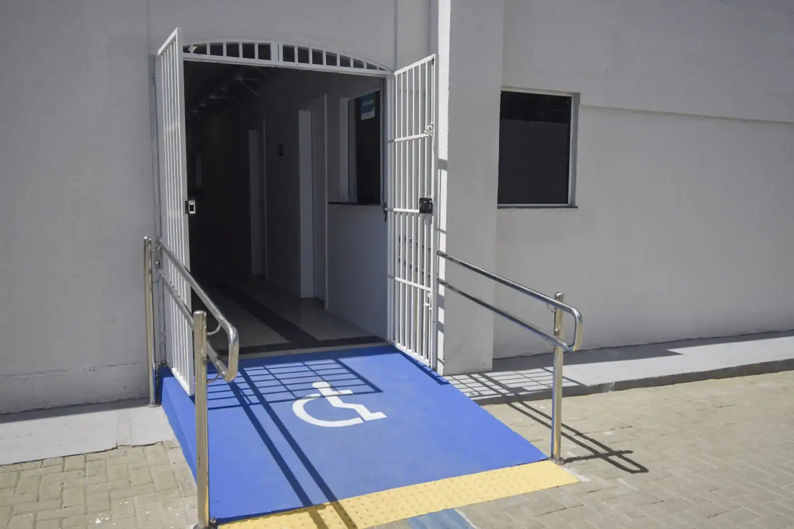 Nova lei garante atendimento no térreo a pessoas com mobilidade reduzida
