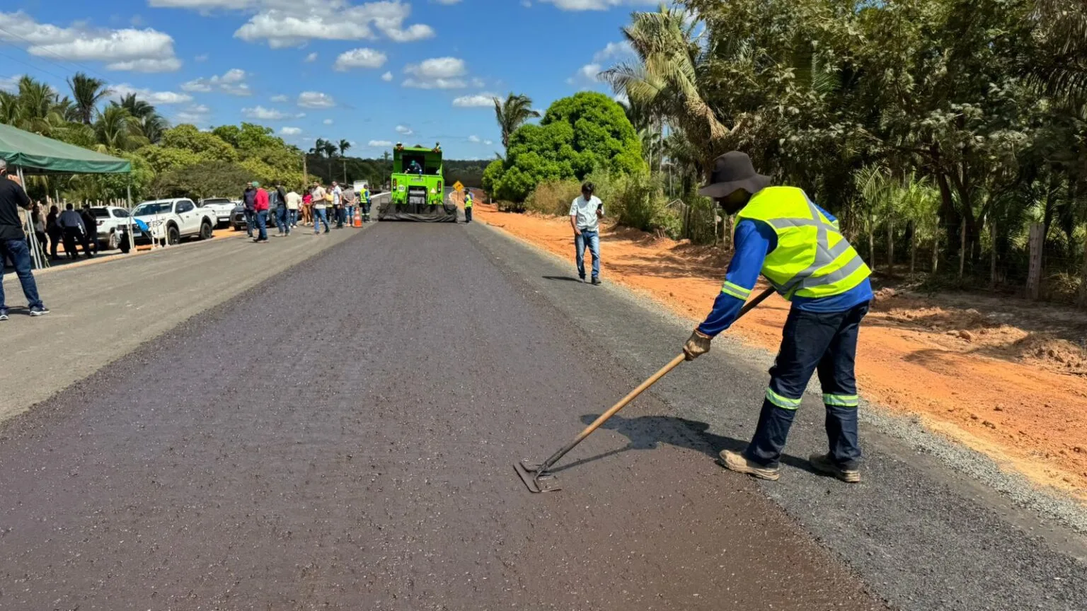 Obra na BR-222, entre São João do Arraial e Matias Olímpio
