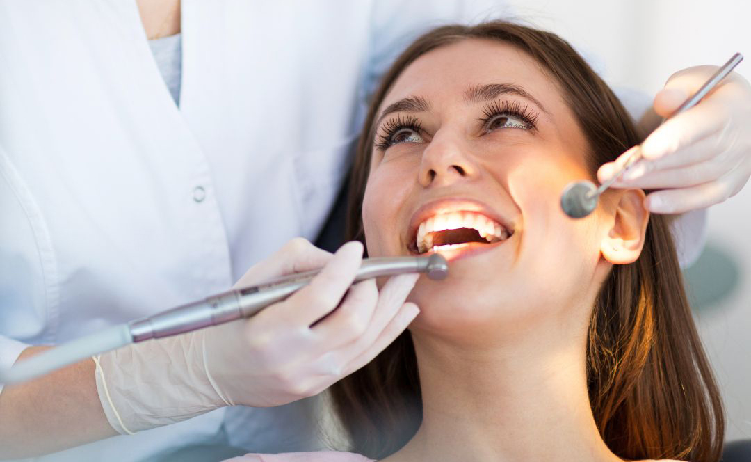 A Odontologia tem média salarial de R$ 3.918,75