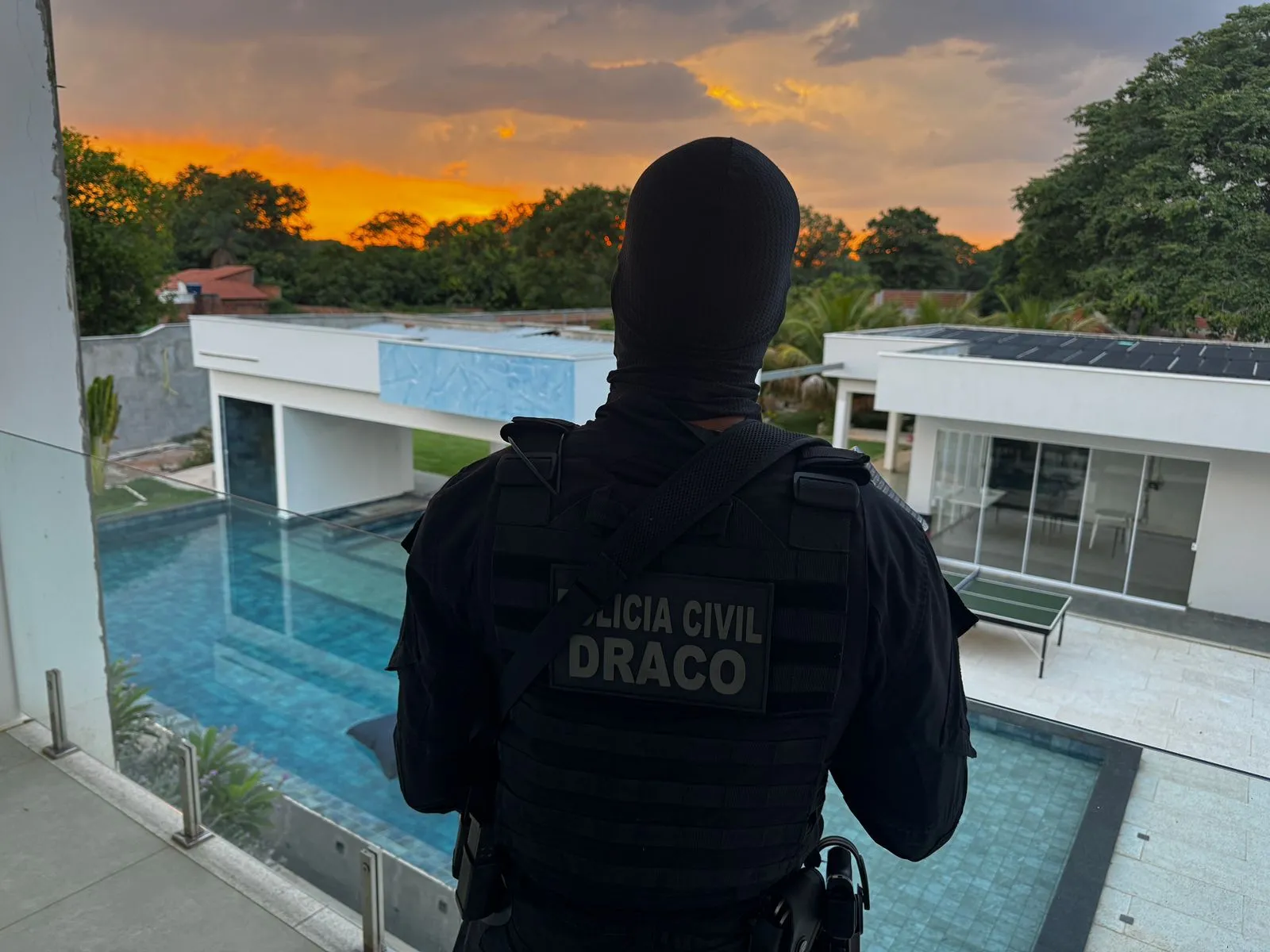 Polícia cumpre mandados judiciais contra grupo suspeito de fraudar contratos e desviar recursos públicos na Bahia e no Piauí