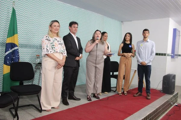 Representantes estudantis discutem ideias e se preparam para eleição marcada para o dia 5
