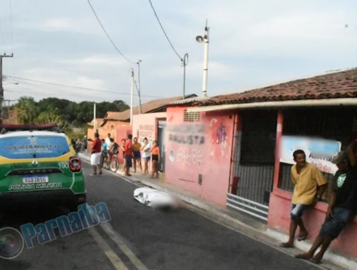 O homem bateu contra um muro e morreu no local