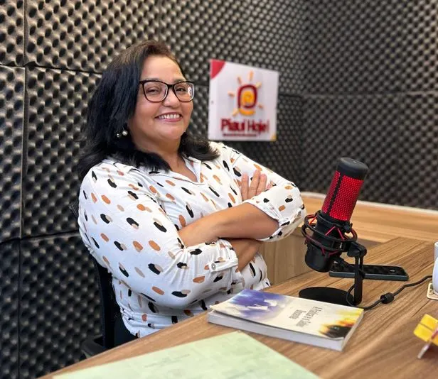 Pedagoga e escritora Célia Revilândia