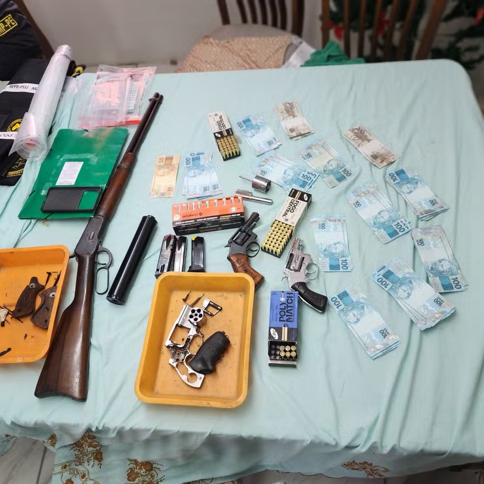 Ação policial neutraliza organização envolvida com drogas e armas ilegais
