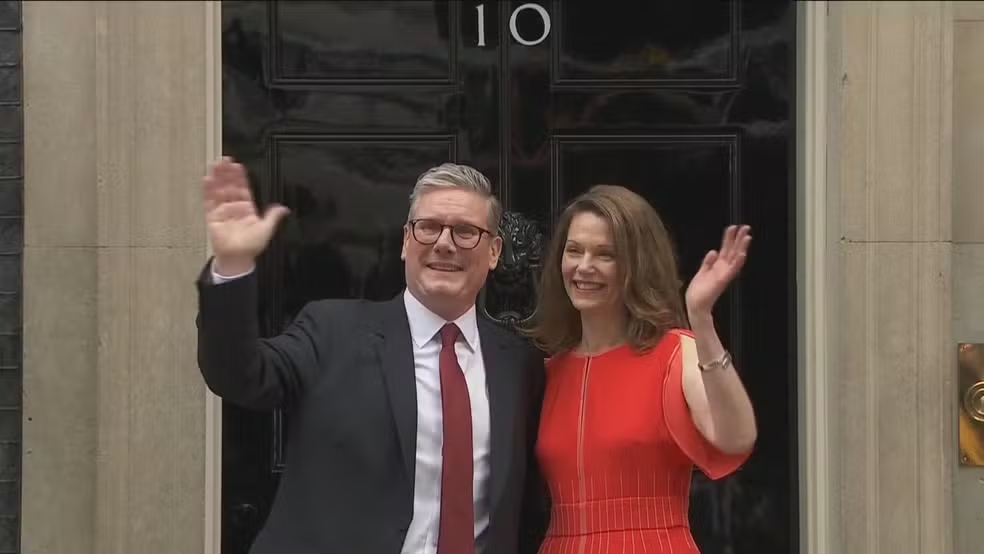 Keir Starmer e Victoria Alexander Starmer em Downing Street