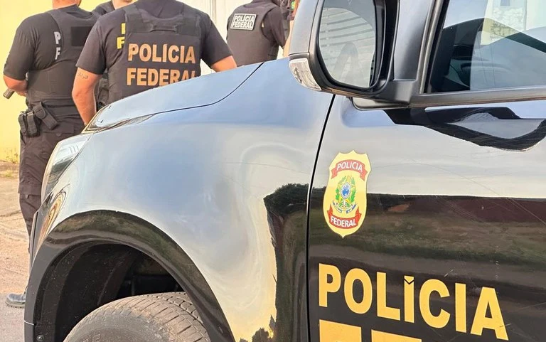 Polícia Federal cumpre mandados judiciais contra aluno da UFPI