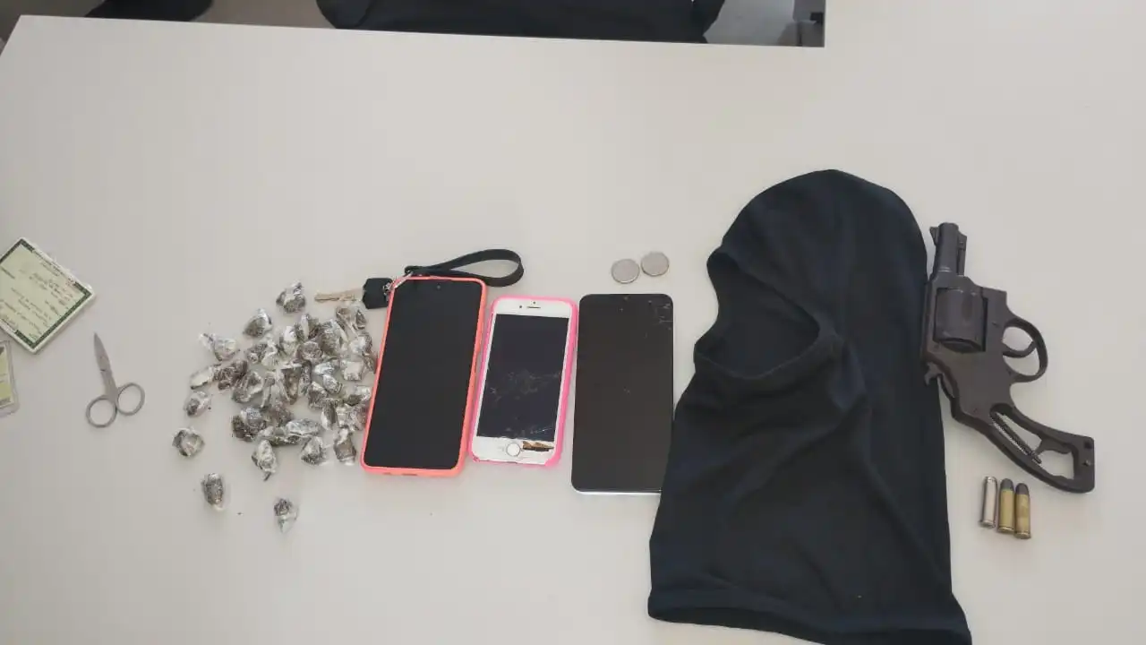 Adolescentes são apreendidos após celular roubado entregar localização