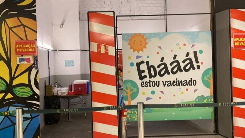 Posto de vacinação no primeiro andar do Teresina Shopping
