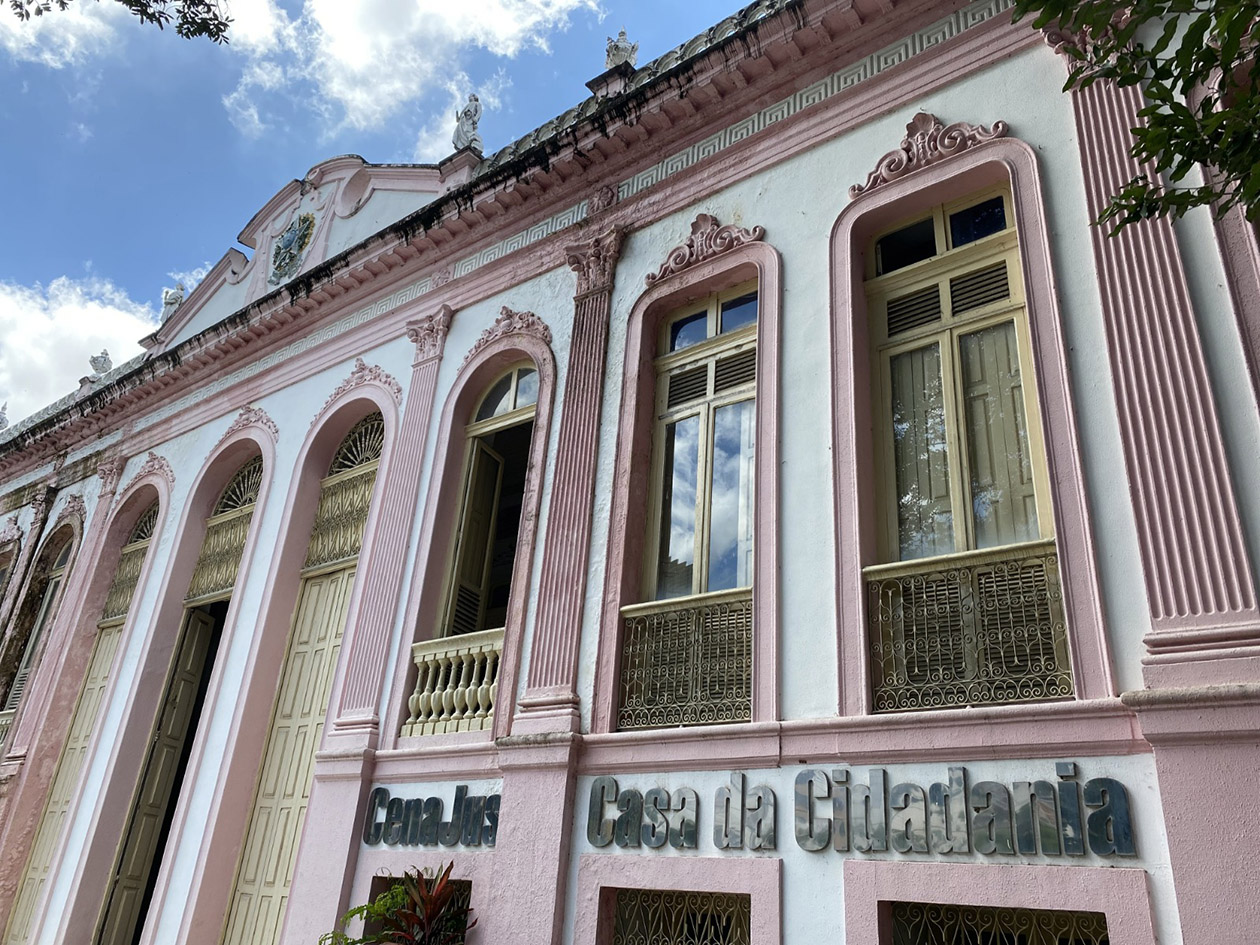 Prédio do Cenajus (Prédio Rosa), onde funcionava a biblioteca virtual, projeto que Silvio Mendes quer retomar