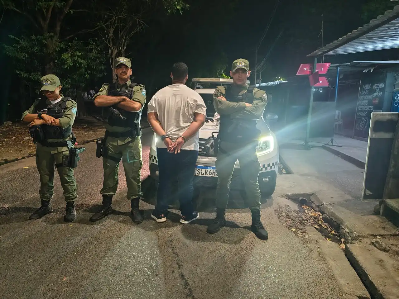 Homem tenta fugir da blitz e acaba preso com arma de fogo no bairro Porto Alegre