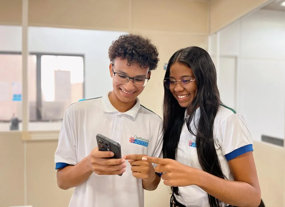São 285 vagas abertas para jovens de 18 a 29 anos sem experiência e em situação de vulnerabilidade no Piauí