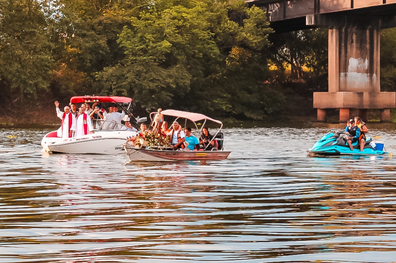 Tradicional procissão fluvial celebra São Pedro nas águas dos rios Poti e Parnaíba em Teresina