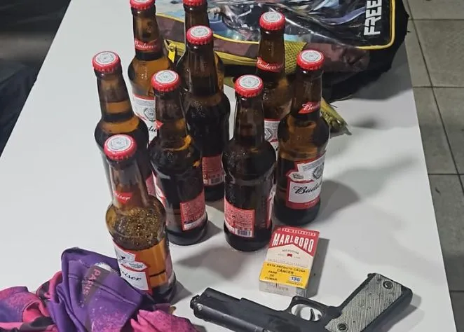 Cerveja, cigarro e celular roubados foram guardados em uma mochila do Free Fire