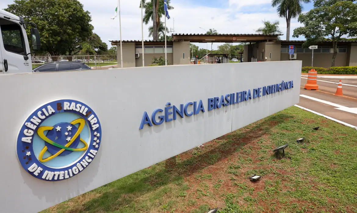 PF aponta espionagem ilegal de autoridades e jornalistas pela “Abin Paralela” no governo Bolsonaro
