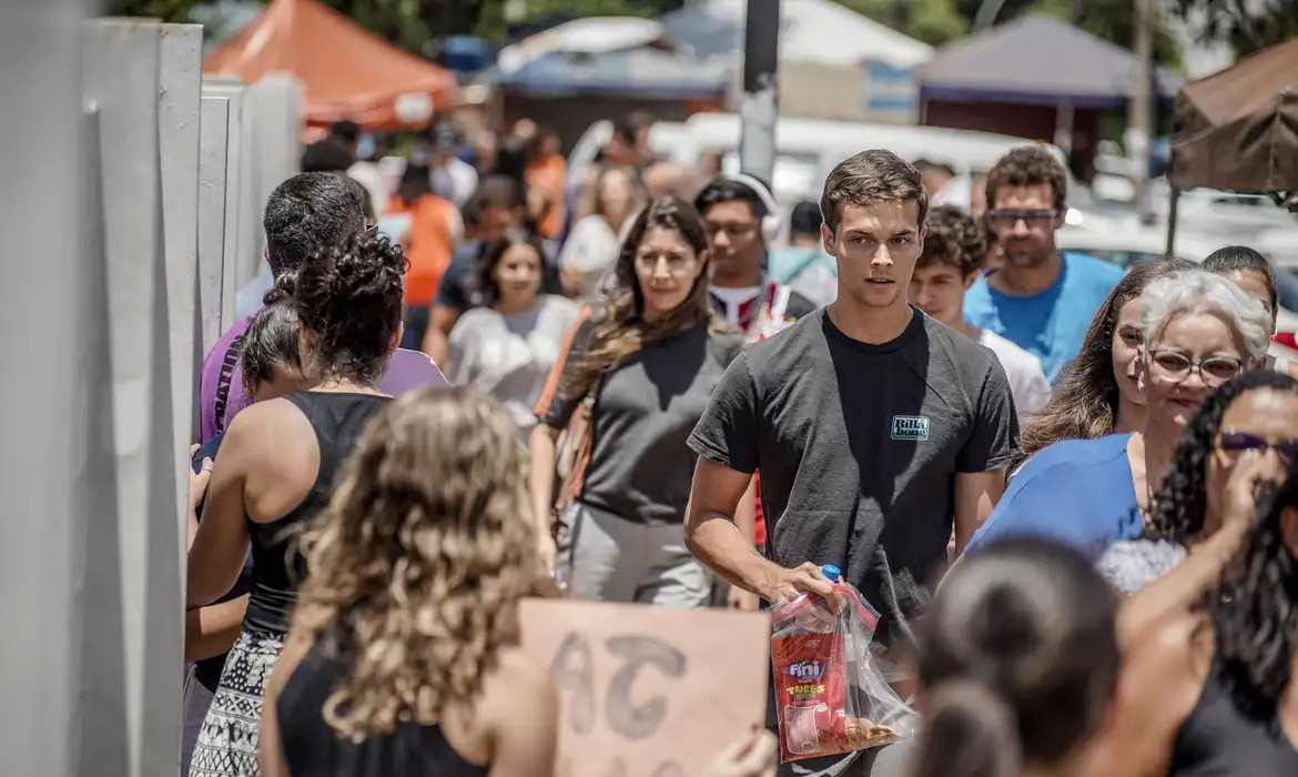 Exame Nacional do Ensino Médio (Enem) 2024 tem 4.325.960 de inscrições