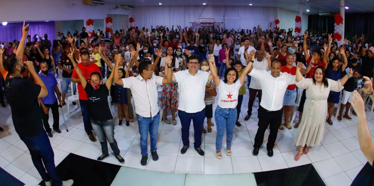 Rafael Fonteles e apoiadores em reunião na Zona Norte de Teresina
