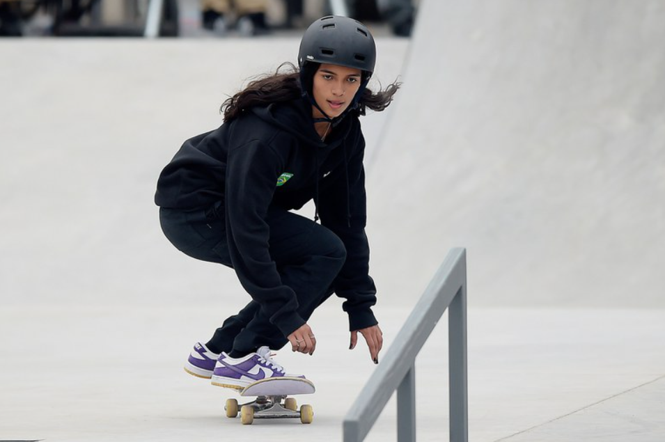 Rayssa Leal, do skate, é uma das 153 mulheres na delegação brasileira. Pela primeira vez, elas são maioria.