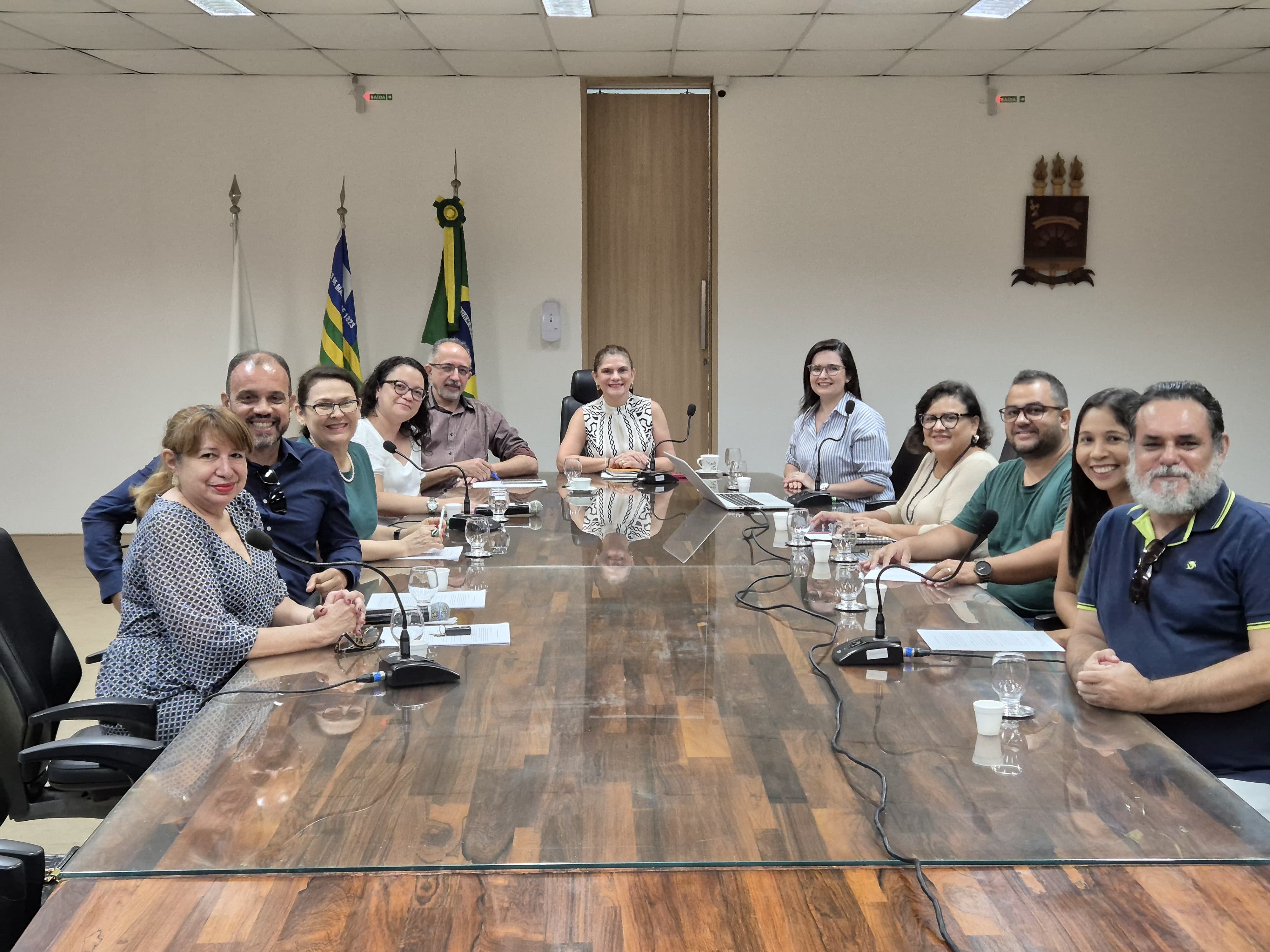 Reitora e vice-reitor da UFPI se reuniram com os professores do curso na segunda-feira (23)