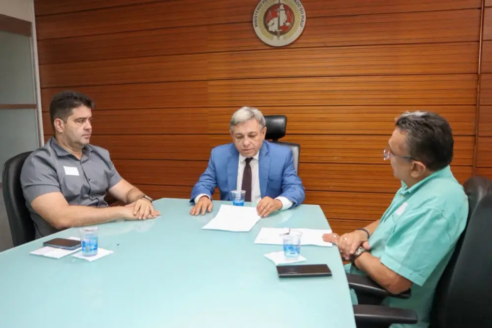 Dudu e Luís André em reunião no MPPI