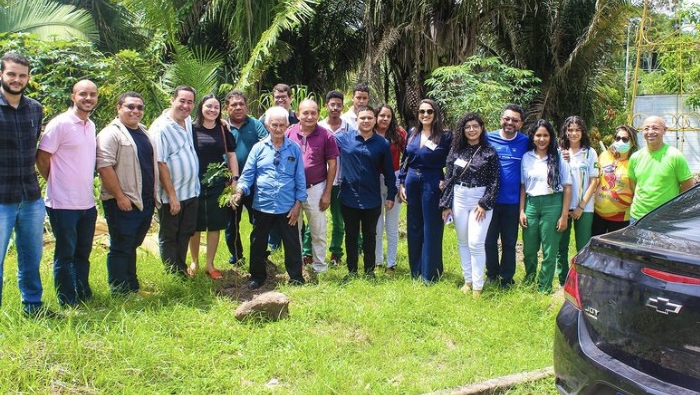 Representantes da SEMAM e do grupo que defende a conservação do Riacho Itararé