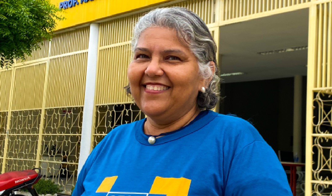 Rosa Teles, de 55 anos, é aprovada em Pedagogia no Mato Grosso do Sul
