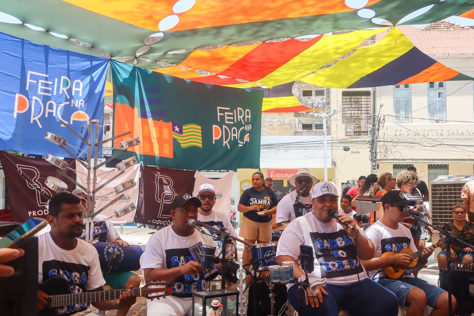 Samba no Coreto em apresentação no Feira na Praça, na praça Pedro II