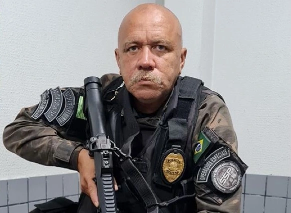 Sargento Mota foi flagrado entrando em uma casa e furtando um perfume